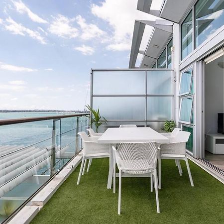 Spacious Penthouse With Spectacular Harbour Views! Auckland Bagian luar foto